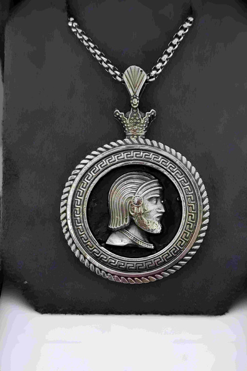 گردنبند کوروش بزرگ