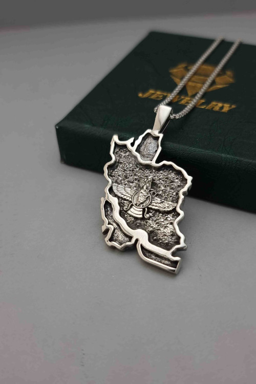 گردنبند فروهر