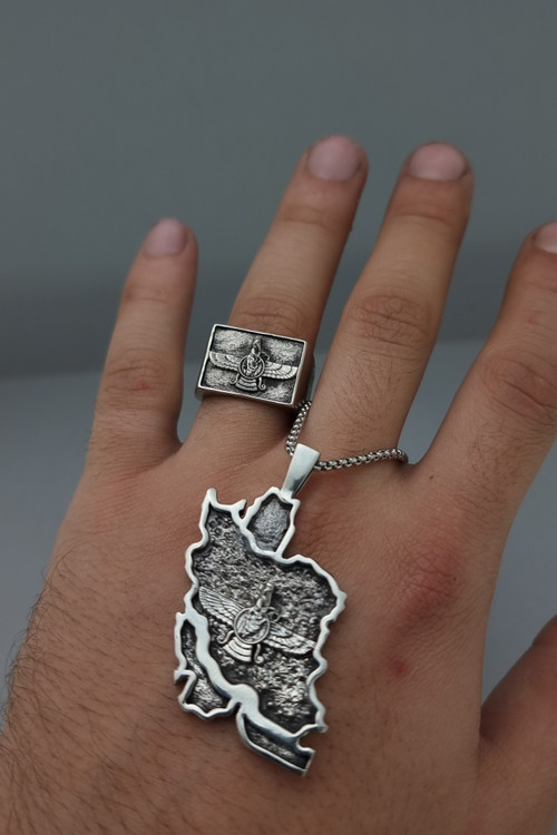 گردنبند فروهر