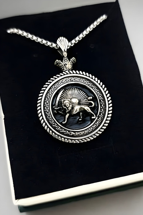 گردنبند شیر خورشید