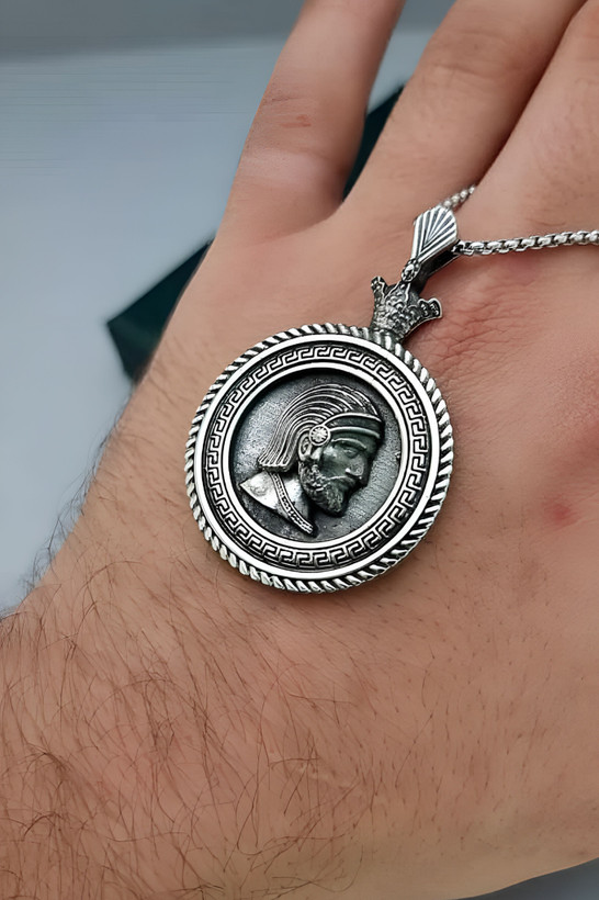 گردنبند کوروش بزرگ