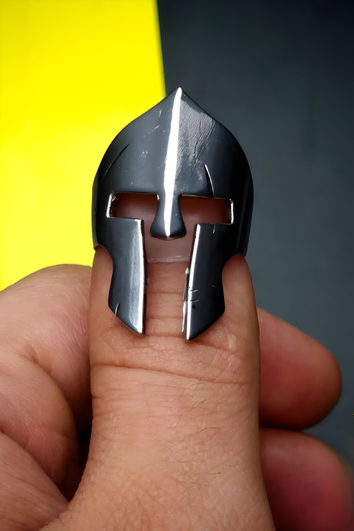 انگشتر کلاهخود رومی