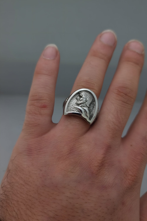 انگشتر کوروش کبیر