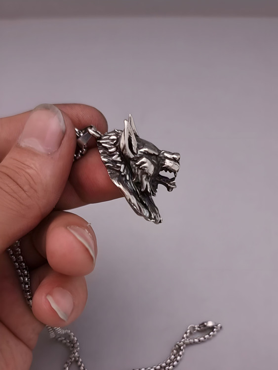 گردنبند خوناشام