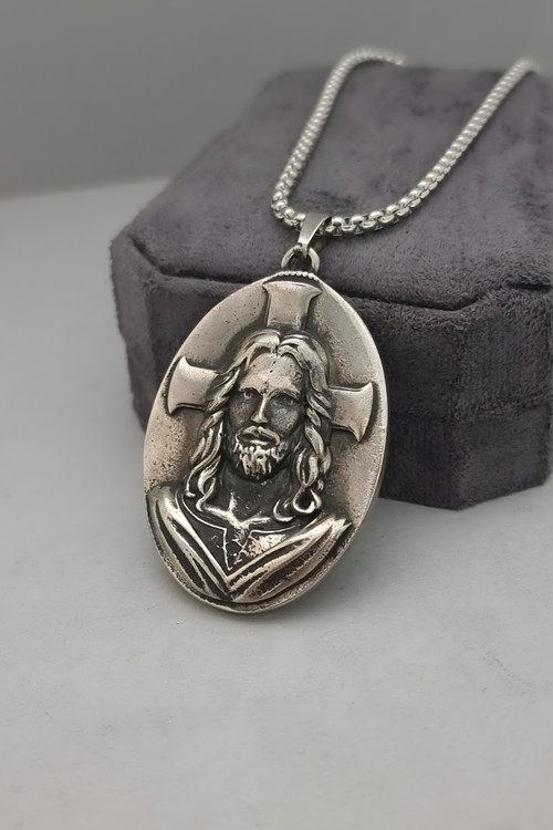 گردنبند عیسی مسیح