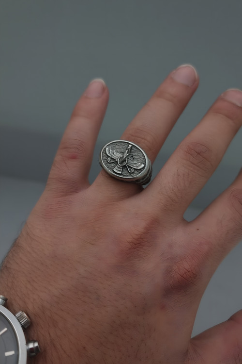 انگشتر زردتشت