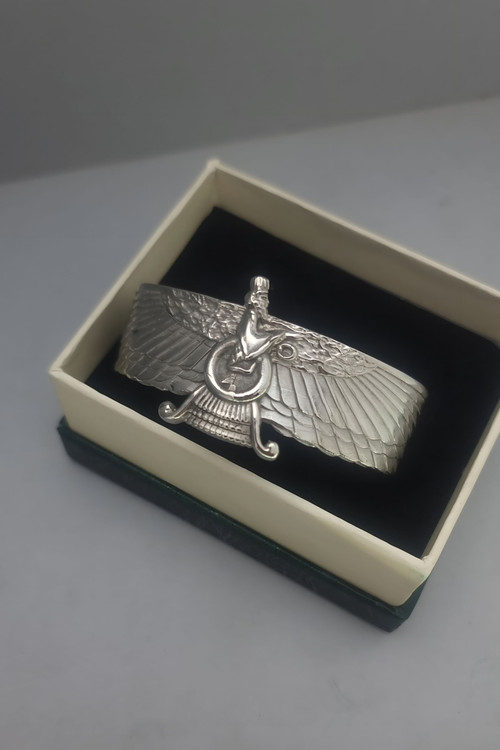 دستبند فروهر