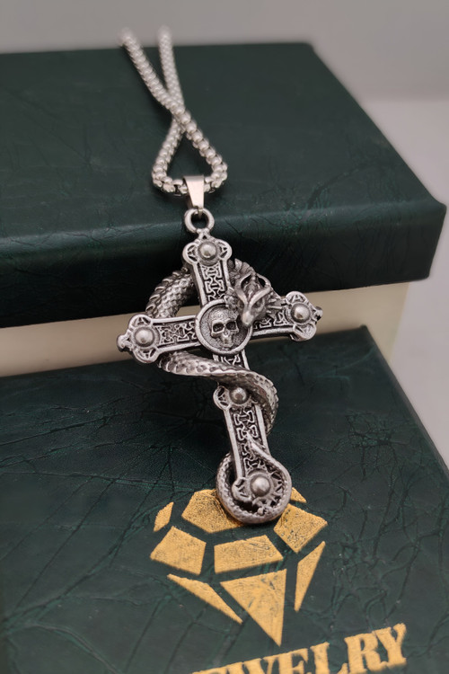 گردنبند صلیب و اژدها