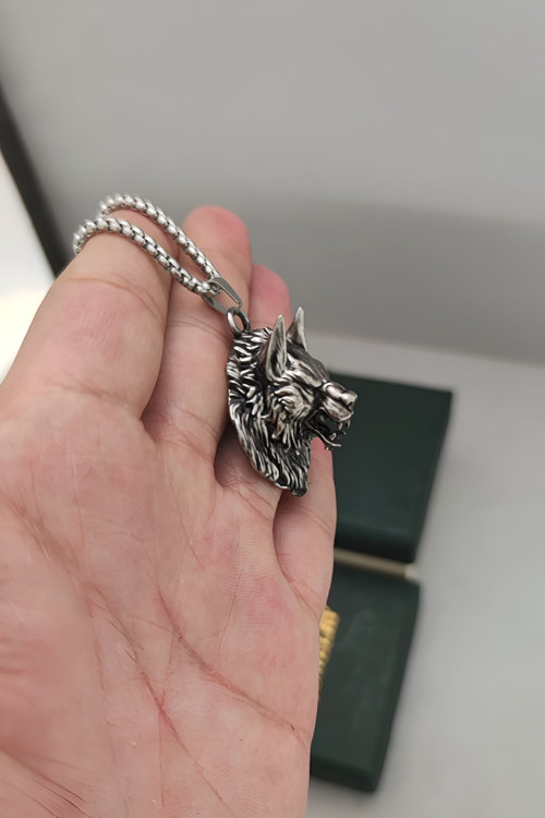 گردنبند خوناشام