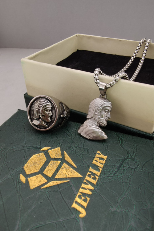 ست گردنبند و انگشتر کوروش بزرگ