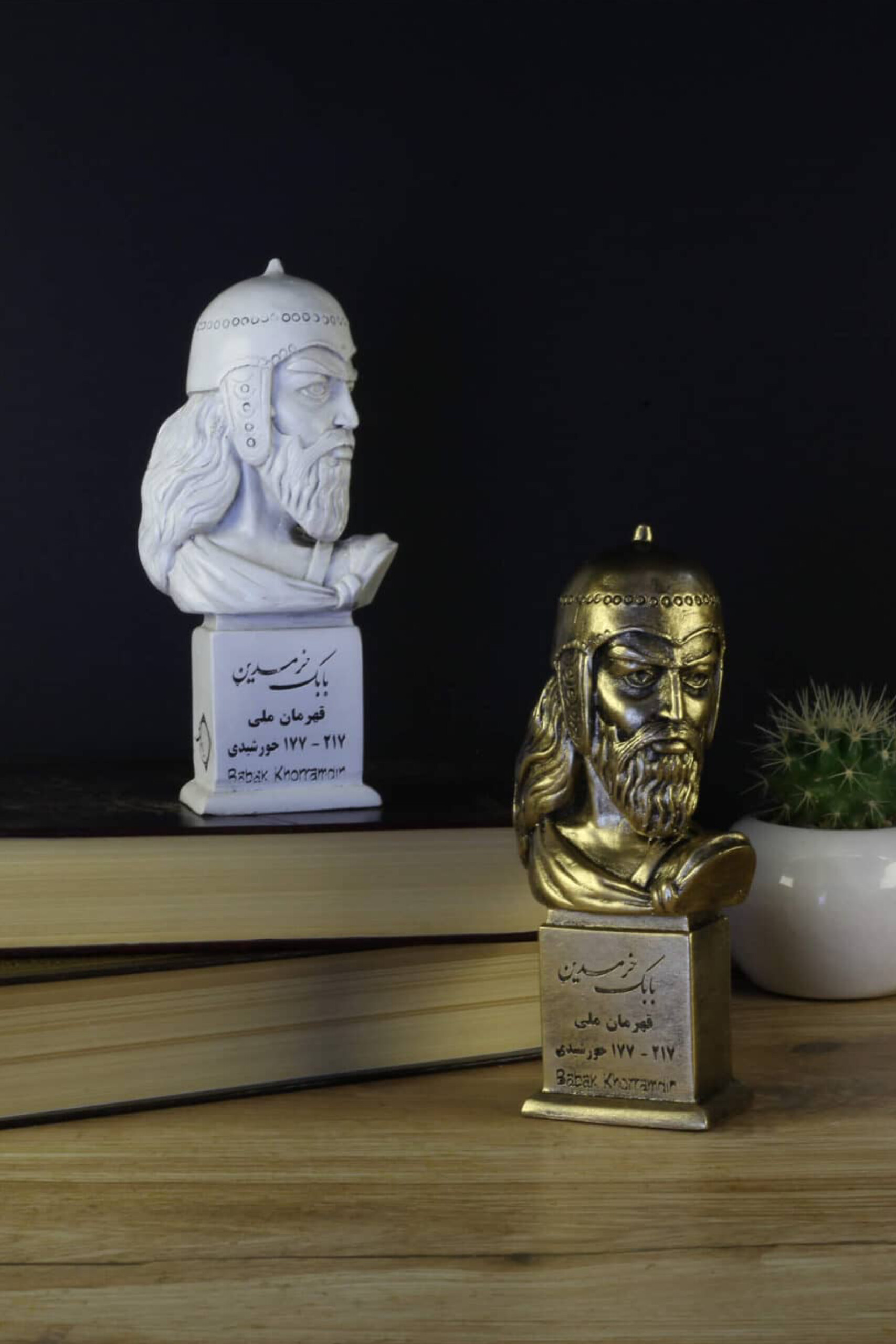 مجسمه و سردیس بابک خرمدین مدل اول