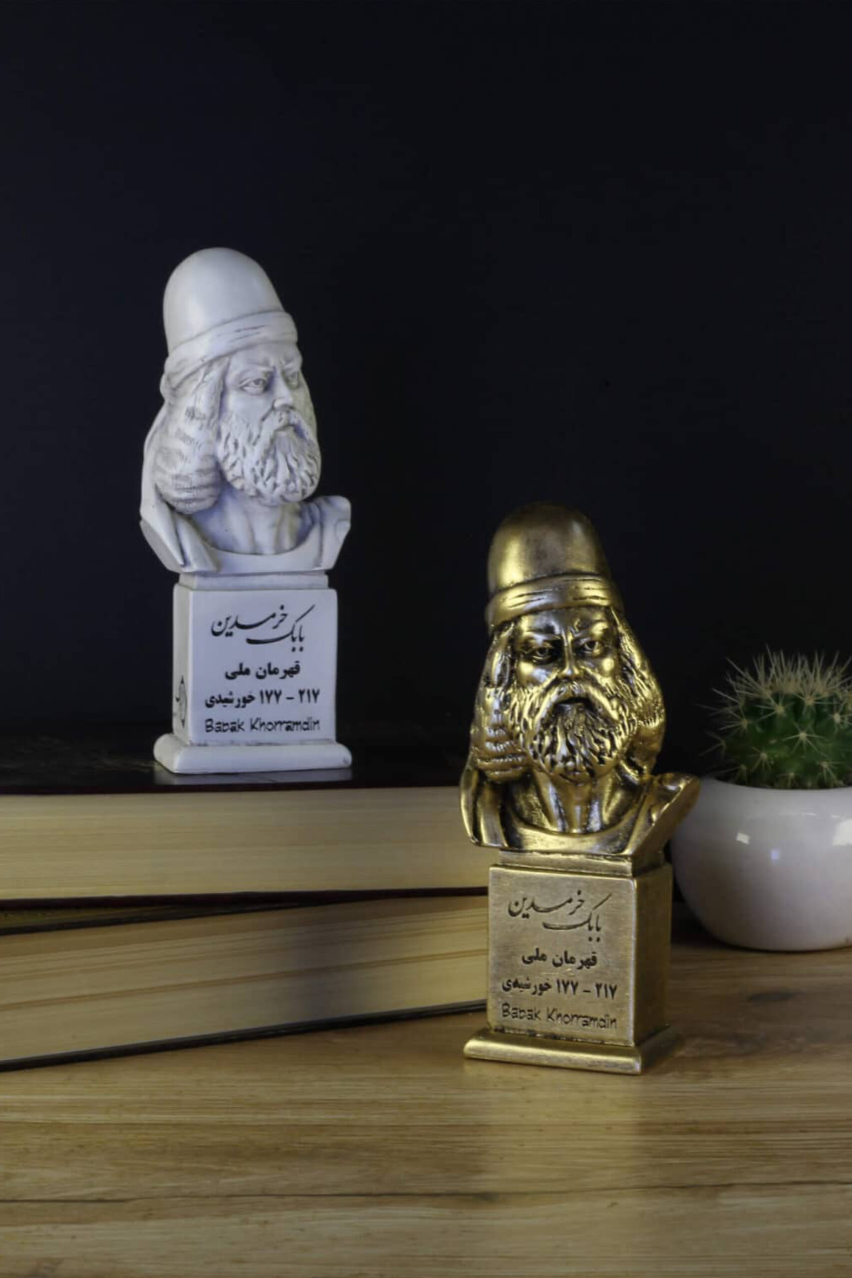 مجسمه و سردیس بابک خرمدین مدل سوم